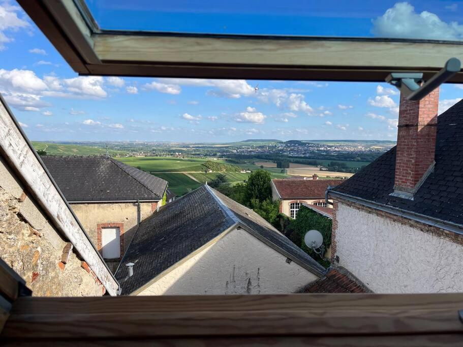 Vila Un Petit Coin Sous Les Toits Hautvillers Exteriér fotografie
