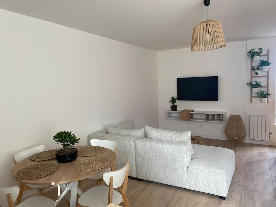 Vila Un Petit Coin Sous Les Toits Hautvillers Exteriér fotografie