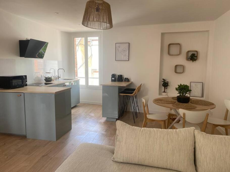 Vila Un Petit Coin Sous Les Toits Hautvillers Exteriér fotografie